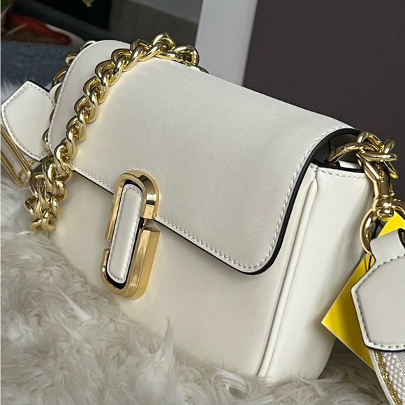 The J Marc Shoulder Bag - Picture 4 of 16